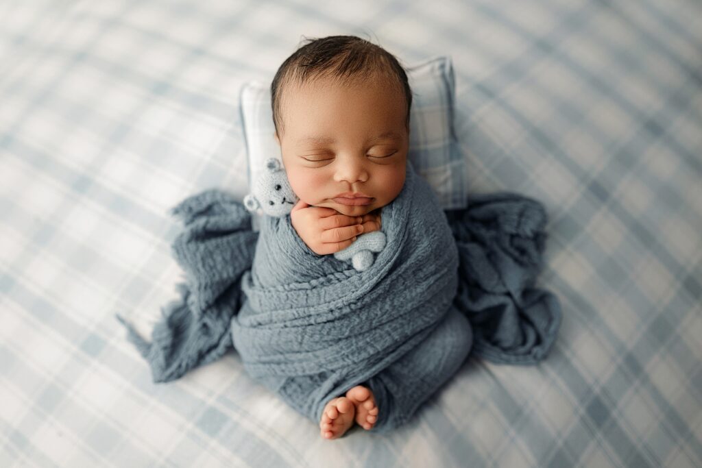 newborn photographer family photos in jacksonville